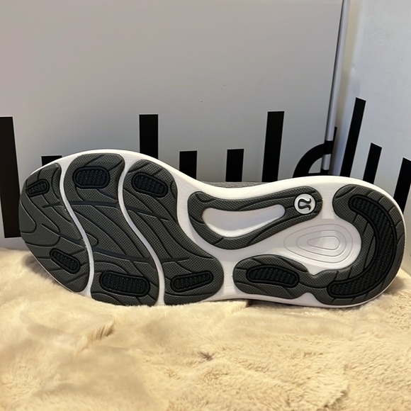 Lululemon Chargefeel Workout Low - Picture 7 of 8